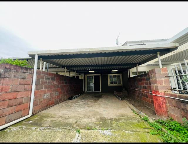 2 BEDROOM SEMI DETACHED FOR SALE IN NEWLANDS EAST
